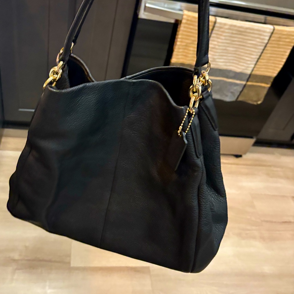 Black Coach F35723 Phoebe pebbled leather hobo shoulder bag.